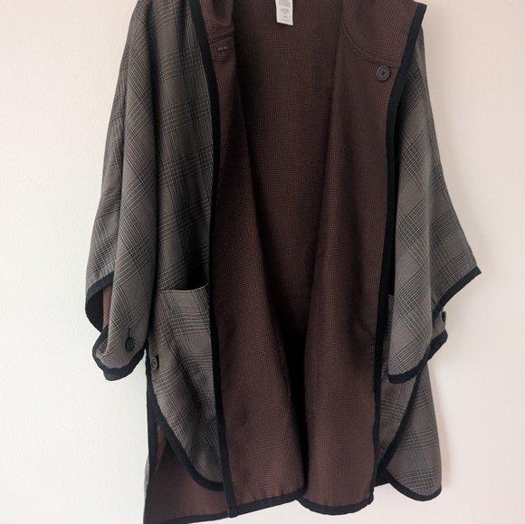 CAbi Baskerville Houndstooth Fall Reversible Topper Poncho - Picture 8 of 10